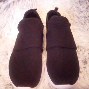 Mens Black Athletic Works sneakers Size( 11) with memory Foam